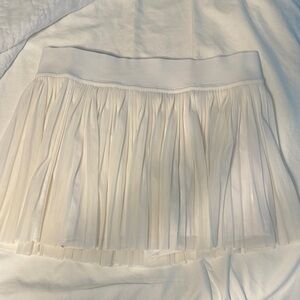 Lululemon White Pleated Skirt size 8